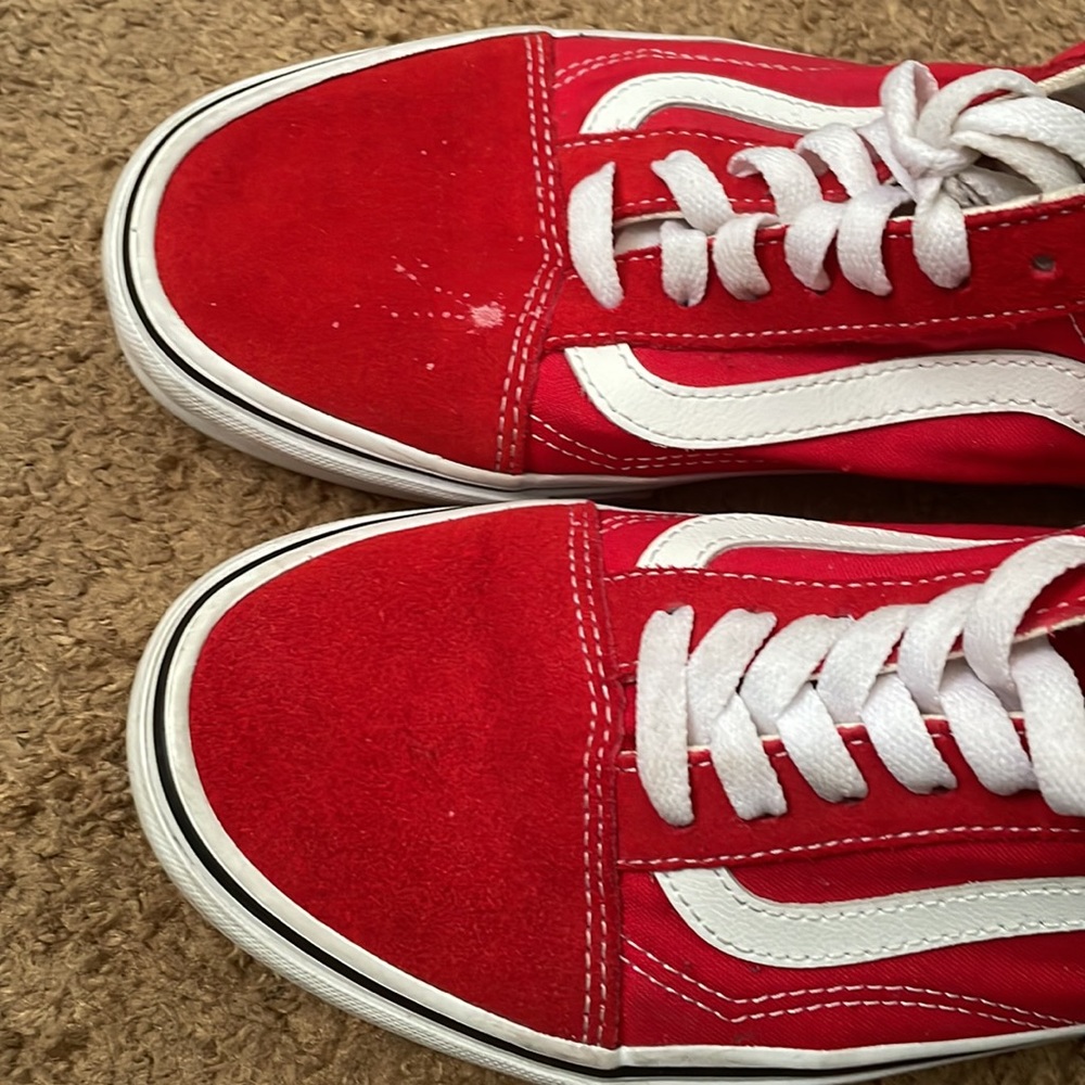 Red vans - Picture 2 of 3